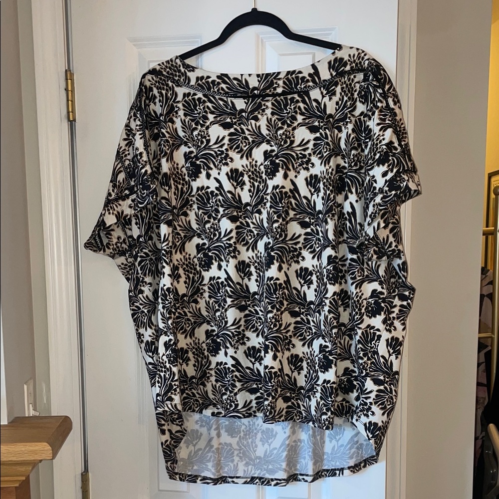 Lane Bryant Black & White Floral Boatneck Tunic